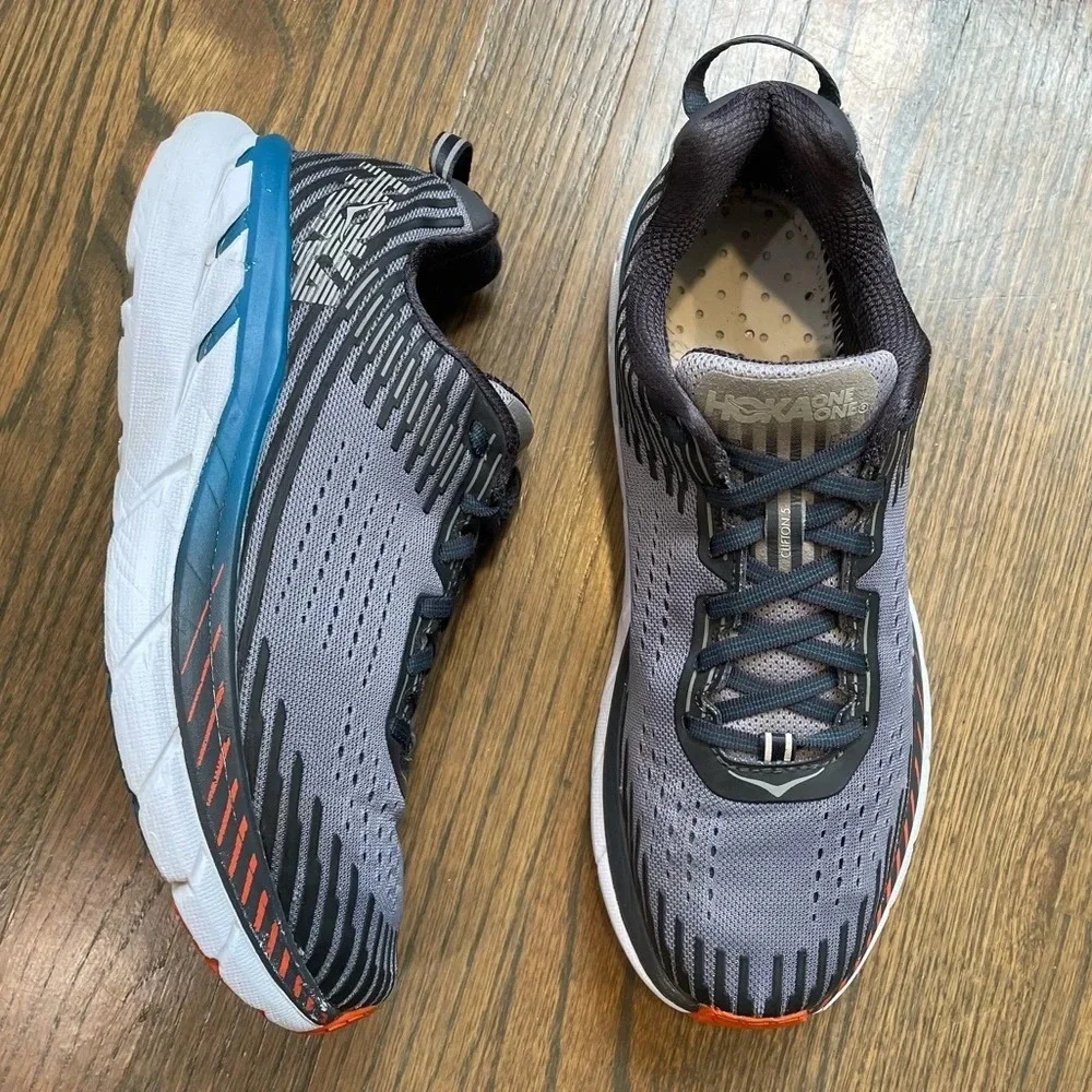 Hoka Clifton 5 in Frost Gray/Ebony Shoes Mens Size 9